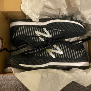 New Balance Mens Minimus 20v7 Trainer NWT 9